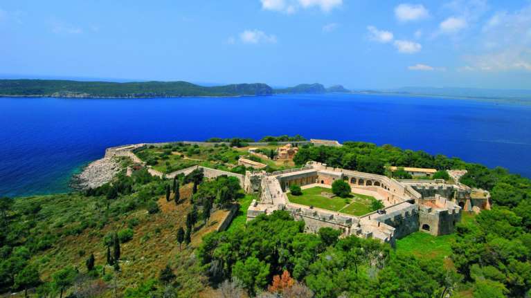 Η κωμόπολη που υπόσχεται ήρεμο καλοκαιρινό τριήμερο, μόλις 3,5 ώρες από την Αθήνα