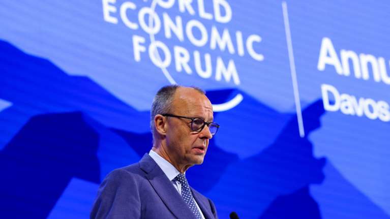 "Τα γύρισε" ο Μερτς στο Νταβός: "Θα προστατεύσουμε τη Γροιλανδία από την απειλή της Ρωσίας"