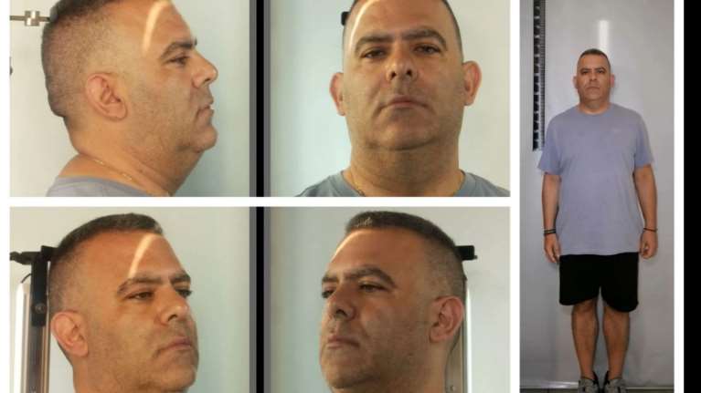 Σάμος: "Έχεις τοπ γάμπες, γυμνασμένες και πολύ όμορφες" - Tα σοκαριστικά μηνύματα του γυμνασιάρχη στα ανήλικα θύματά του