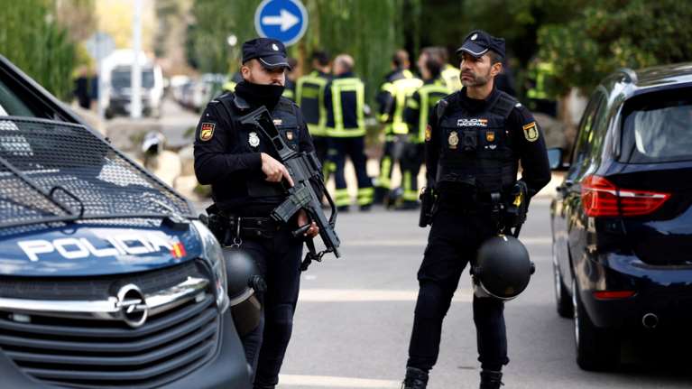 &quot;Ματωμένα πακέτα&quot; με μάτια ζώων σε ουκρανικές πρεσβείες στην Ευρώπη - Εμποτισμένα με ένα παράξενο υγρό