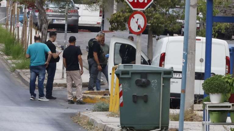 Συνελήφθη ο 27χρονος που πέταξε το σακίδιο με τις χειροβομβίδες στο Κερατσίνι - Τις είχε αγοράσει στο κέντρο της Αθήνας