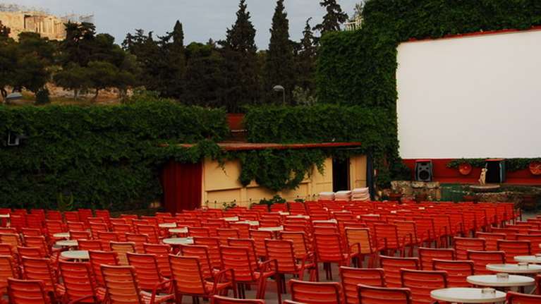 Ανοίγουν ξανά θέατρα, θερινά σινεμά και μουσεία: Αυτές είναι οι πιθανές ημερομηνίες μέσα στον Μάιο