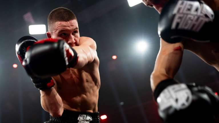 Δύναμη και Πάθος: Τα πρώτα ημιτελικά του Hell Boxing Kings ανέδειξαν θρύλους