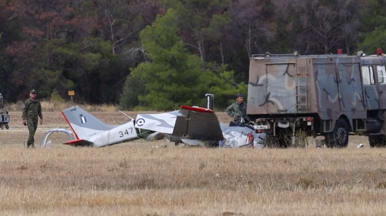 Τατόι: Πώς έγινε το ατύχημα με το εκπαιδευτικό αεροσκάφος - Σε βαριά κατάσταση ο ένας από τους δύο χειριστές [βίντεο]
