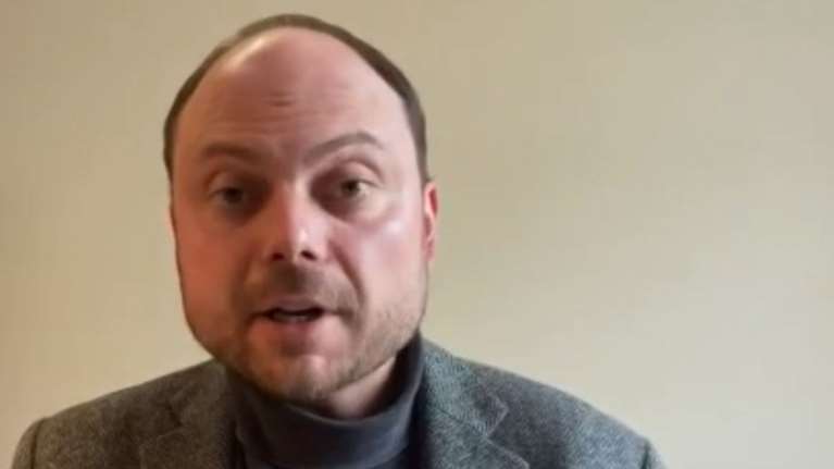 Ρωσία: Συνελήφθη πολιτικός επικριτής του Πούτιν - Είχε καταγγείλλει μυστηριώδεις δηλητηριάσεις