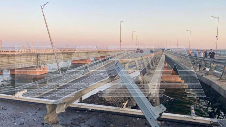 Μυστήριο με εκρήξεις στη γέφυρα της Κριμαίας: Δύο γονείς νεκροί, τραυματίστηκε σοβαρά η κόρη τους