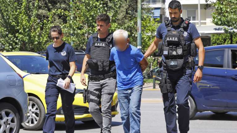 Πυρκαγιά στην Παιανία: Προφυλακίστηκε ο 62χρονος - &quot;Δεν έβαλα εγώ τις φωτιές - Στο σακίδιο είχα σύκα και σταφύλια&quot;