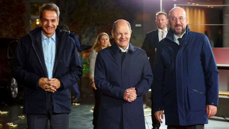 Βερολίνο: Στο δείπνο με τον Όλαφ Σολτς και ηγέτες της Ευρωπαϊκής Ένωσης ο Κυριάκος Μητσοτάκης