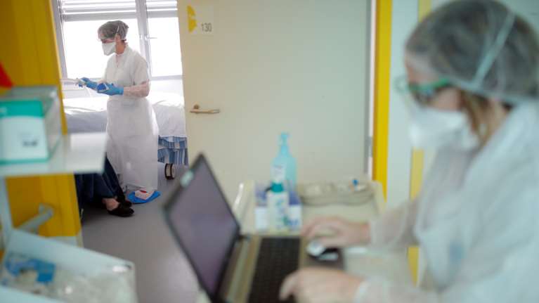 Κορονοϊός: Οι ασθενείς παρουσιάζουν και νευρολογικά συμπτώματα, χωρίς πυρετό και βήχα