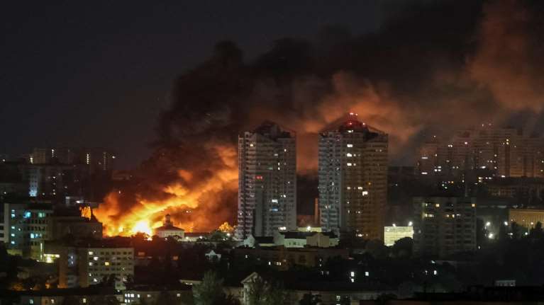 Πόλεμος στην Ουκρανία: Ρωσικό σφυροκόπημα αντεκδίκησης στο Κίεβο με drones και βαλλιστικούς πυραύλους - 4 νεκροί