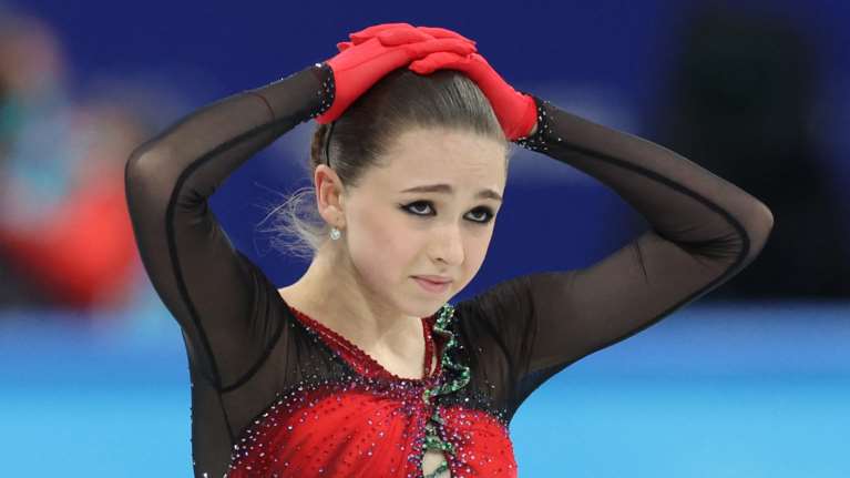 Έγραψε ιστορία η 15χρονη Καμίλα Βαλίεβα: Η πρώτη που κάνει δύο τετραπλά άλματα στο καλλιτεχνικό πατινάζ [Βίντεο]