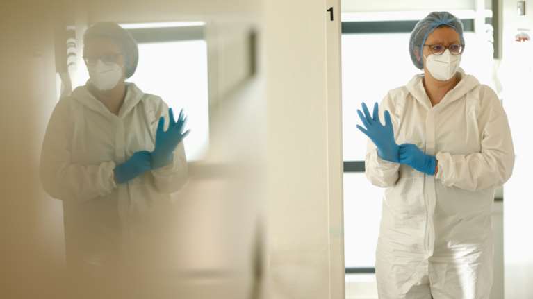 Κορονοϊός: Ένας θάνατος από σύνδρομο MIS-C - 14χρονος με υποκείμενο νόσημα [Βίντεο]