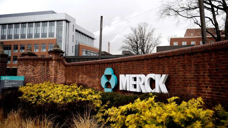 Κορονοϊός: Πολλαπλά οφέλη από το αντιικό χάπι της Merck για τους ασθενείς με ήπια ώς μέτρια νόσο