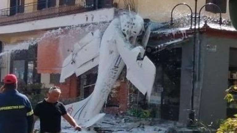 Σέρρες - Απίστευτη καταγγελία: Με ταξί μεταφέρθηκε στο νοσοκομείο ο πιλότος του αεροσκάφους που έπεσε