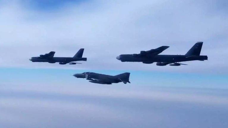 Ασκηση ελληνικών μαχητικών με αναχαίτιση αμερικανικών βομβαρδιστικών B-52