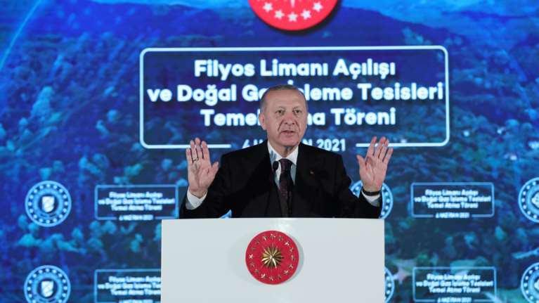 Η Handelsblatt &quot;αποδομεί&quot; τον Σουλτάνο: To παρακινδυνευμένο πείραμα Ερντογάν