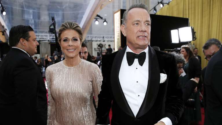 Τομ Χανκς και Ρίτα Γουίλσον: Διέρρηξαν το σπίτι τους στο Λος Άντζελες μέρα μεσημέρι σπάζοντας τα τζάμια