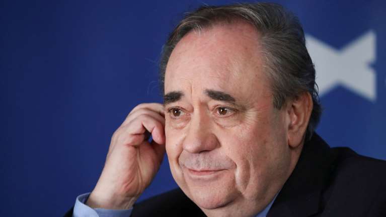 Ο πρώην πρωθυπουργός της Σκωτίας πέθανε την ώρα που προσπαθούσε να ανοίξει ένα μπουκάλι κέτσαπ- &quot;Έπεσε πίσω στην καρέκλα&quot;