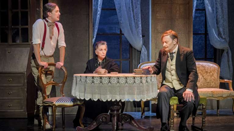 Ελληνικός Κόσμος: Λίγες ακόμα παραστάσεις για &quot;Το Μυστικό της Κοντέσσας Βαλέραινας&quot;