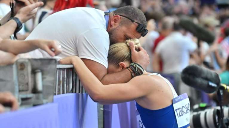 Ολυμπιακοί Αγώνες 2024: H Ελίνα Τζένγκο έμεινε στην 9η θέση του ακοντισμού - Ξέσπασε σε κλάματα