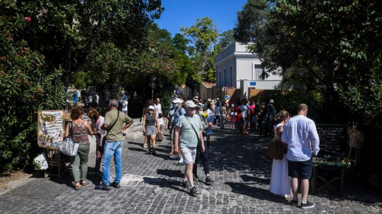 Κορονοϊός: 383 νέα κρούσματα στην Αττική - 204 στη Θεσσαλονίκη, 112 στην Κρήτη