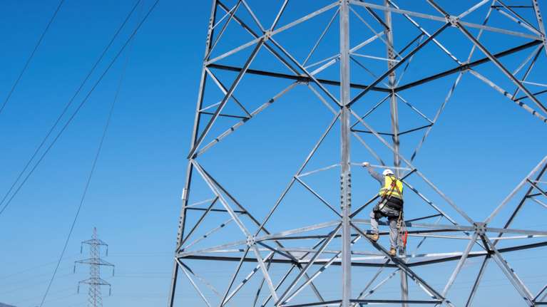 ΡΑΕ: Νέες χρεώσεις για το δίκτυο ηλεκτροδότησης από το 2023