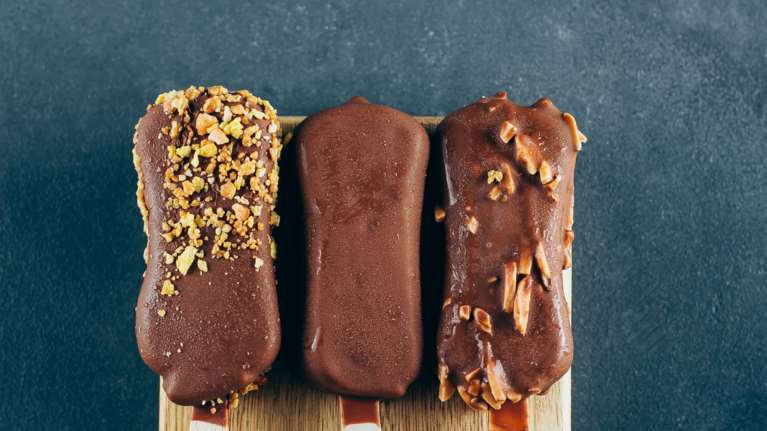 Συνταγή για τέλεια σπιτικά παγωτίνια σοκολάτας με μόλις 3 υλικά - Φτιάχνονται πανεύκολα