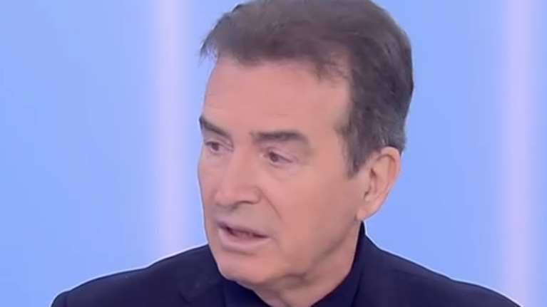Χρυσοχοΐδης: "Εξειδικευμένοι αστυνομικοί θα περιπολούν μέσα στους καταυλισμούς των Ρομά - Τέλος η ανοχή"
