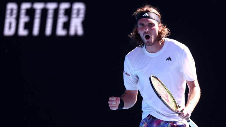 Ένα βήμα πριν από το πρώτο Grand Slam ο Στέφανος Τσιτσιπάς: Ξόρκισε την &quot;κατάρα&quot; των ημιτελικών
