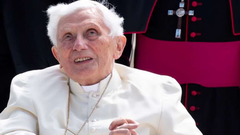 Πέθανε ο πρώην Πάπας Βενέδικτος σε ηλικία 95 ετών