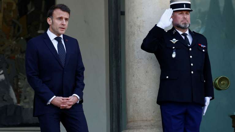 Έκκληση Μακρόν προς τον Ιρανό ομόλογό του να επιστρέψει στις διαπραγματεύσεις με τις ΗΠΑ - Το απορρίπτει ο Πεζεσκιάν