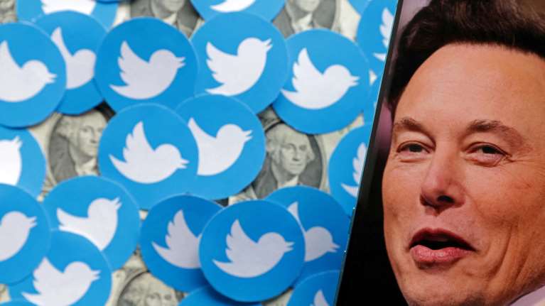 Υπό διάλυση το Twitter: Εκατοντάδες εργαζόμενοι το εγκαταλείπουν μαζικά - Τους κλείδωσε όλους έξω από τα γραφεία ο Μασκ