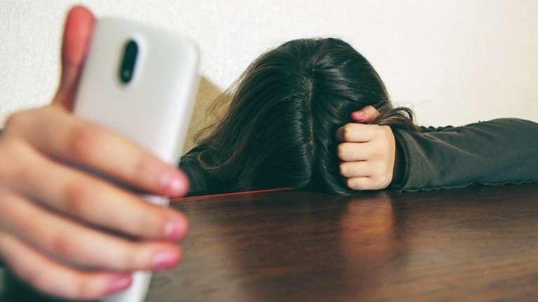 &quot;Φοβάμαι να βγω από το σπίτι&quot;: Σοκάρουν οι συνομιλίες 60χρονου αθλητικού παράγοντα με 15χρονη αθλήτρια [εικόνες]