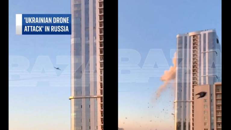 Βίντεο: Η στιγμή που ουκρανικό drone πέφτει πάνω σε πολυώροφο κτίριο στη ρωσική πόλη Σάρατοφ