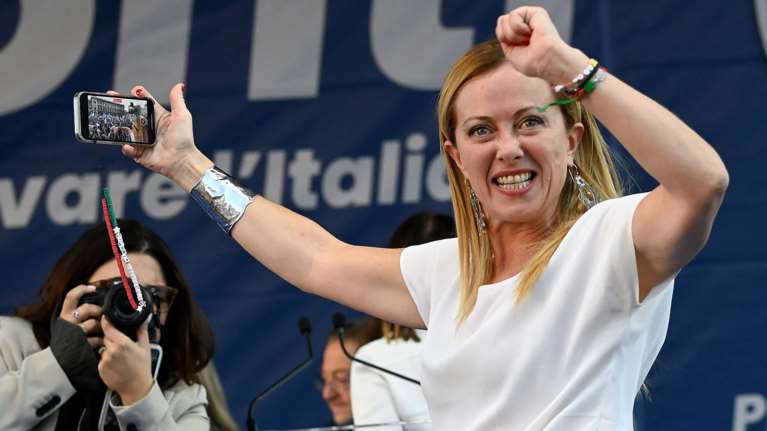 Ιταλία: Τηλεφωνική επικοινωνία Μελόνι με Ντράγκι - Δεν έδωσε ούτε καν συνέντευξη Τύπου μετά τη νίκη της