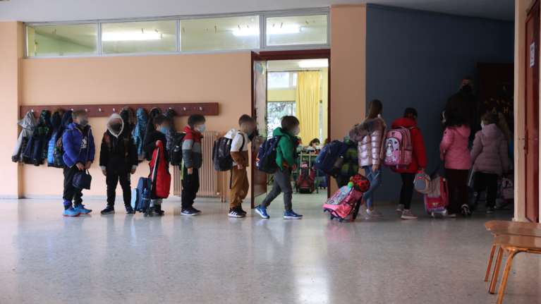 Προειδοποιεί το ΔΝΤ: Οι μαθητές των lockdown μπορεί να έχουν μείωση εισοδημάτων στη ζωή τους