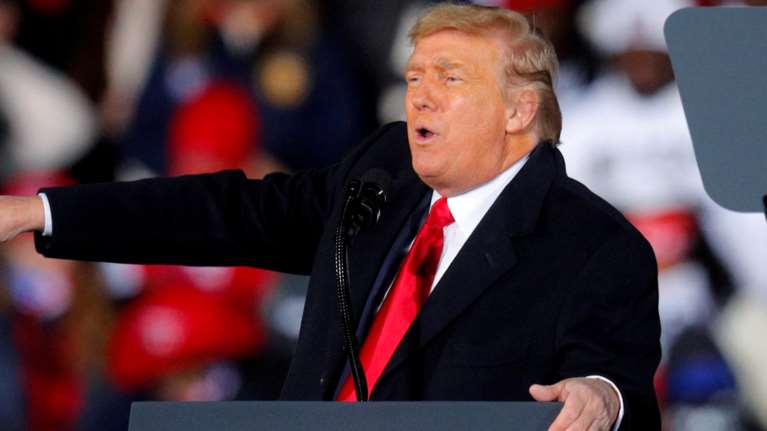 Καθαίρεση Τραμπ: Οι Δημοκρατικοί κατέθεσαν άρθρο για την παραπομπή του - Τον κατηγορούν για &quot;υποκίνηση ανταρσίας&quot;