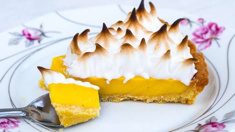 Απολαυστική τάρτα λεμόνι με ελάχιστα υλικά - Γρήγορη και εύκολη
