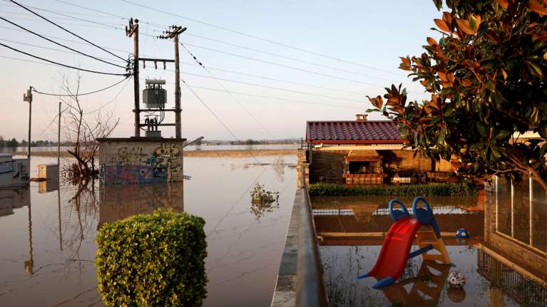 Οι ειδικοί προειδοποιούν: Δεν είναι πόσιμο το νερό στις πληγείσες περιοχές - Κίνδυνος για μολυσματικές ασθένειες