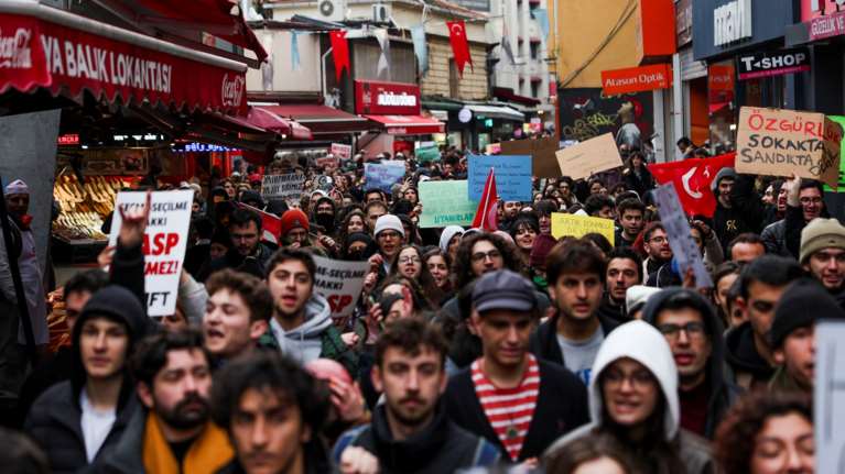 Διωγμοί Ερντογάν στα Social Media: Συλλαμβάνει όσους κάνουν αναρτήσεις υπέρ του Ιμάμογλου - Έγιναν 18,6 εκατ. post