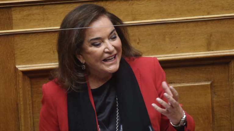 Μπακογιάννη σε Σκουρλέτη για εκλογές: Μην ξύνεστε στην γκλίτσα του τσοπάνη