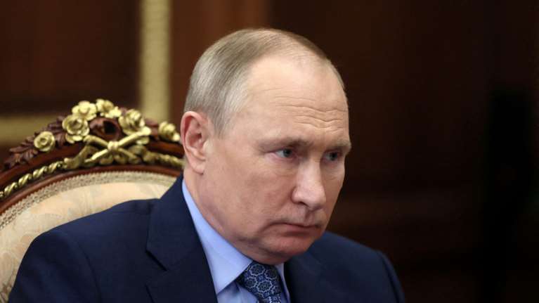 Ανάλυση Forbes: Ο Πούτιν είναι σατανικά ιδιοφυής (όπως πιστεύουν πολλοί) ή σατανικά ανόητος, όπως δείχνουν τα έργα του;