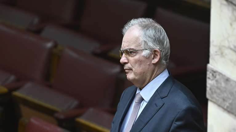 Η μεγάλη &quot;ντρίμπλα&quot; Τασούλα στη συνταγματική αναθεώρηση: Πώς ακύρωσε το σχέδιο Τσίπρα για άμεση εκλογή Προέδρου