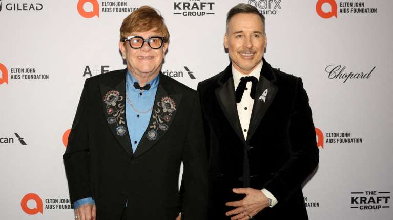 Λάβρος ο Έλτον Τζον με την Daily Mail - Την κατηγορεί "απεχθείς" επιθέσεις στην ιδιωτική ζωή του