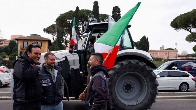 Ιταλία: Οργισμένοι οι αγρότες με την Μελόνι- &quot;Ζητήσαμε συνάντηση, αλλά δεν μας απάντησε - Προσβλητική η συμπεριφορά της&quot;