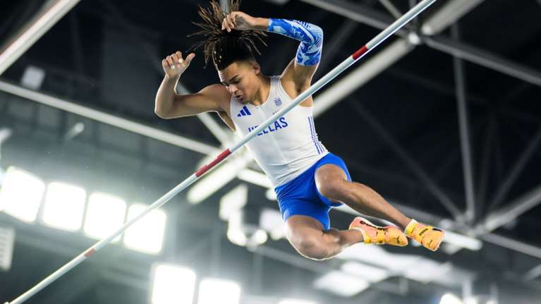 Παγκόσμιο κλειστού στίβου: &quot;Πέταξε&quot; στα 6.05μ ο Καραλής και κατέκτησε το ασημένιο μετάλλιο - Πανελλήνιο ρεκόρ