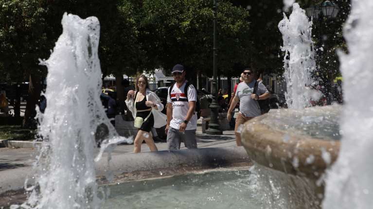 Ο καιρός σήμερα: Ερχεται ο πρώτος καύσωνας - Στους 35 βαθμούς Κελσίου σκαρφαλώνει ο υδράργυρος