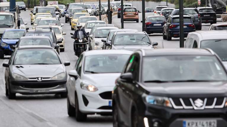 Κίνηση στους δρόμους: Μεγάλο μποτιλιάρισμα στον Κηφισό - Καθυστερήσεις στην Αττική οδό