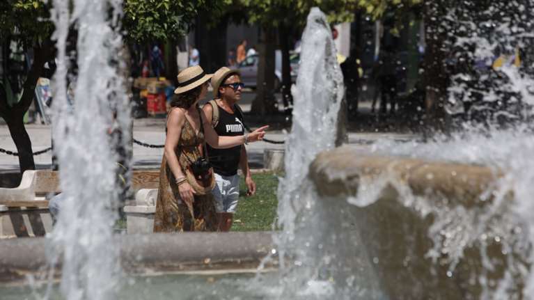 Έρχεται με... φόρα ο καύσωνας Κλέων: Θερμοκρασίες μέχρι 45 βαθμούς - Ποιες ημέρες είναι πιο δύσκολες