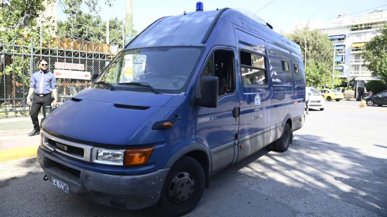 Κύκλωμα εκβιαστών: &quot;Δεν έχω συλληφθεί, μίλησα με τη Νάνσυ για μια υπόθεση&quot;, λέει το στέλεχος του ΠΑΣΟΚ που καρατομήθηκε